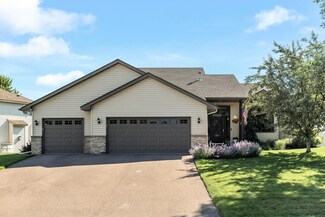 5400 Kings Cir N, Brooklyn Park, MN 55443