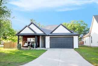 100 E 3rd, Tolar, TX 76476