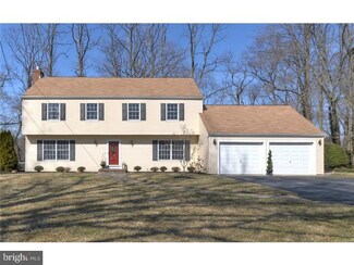 20 Wynnewood Dr, Cranbury, NJ 08512