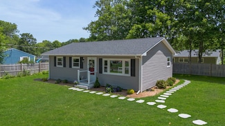 47 Corte Real Ave, East Falmouth, MA 02536