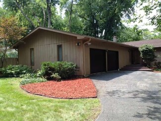 38 Deerpath Rd, Deer Park, IL 60010
