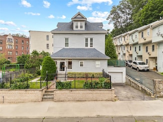 610 van Cortlandt Park Ave, Yonkers, NY 10705