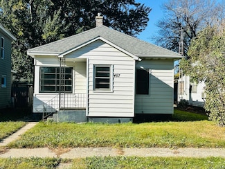 457 Simmons Ave SE, Huron, SD 57350