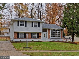 245 Winding Way Rd, Stratford, NJ 08084