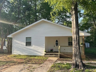 615 Carter St, Picayune, MS 39466