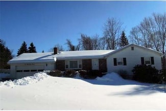 2 Mansfield Dr, Chelmsford, MA 01824