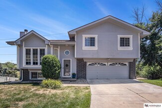 15113 Robin Cir, Omaha, NE 68138