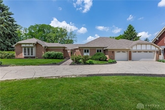 1785 Far Hills Ave, Dayton, OH 45419
