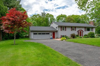 32 Meadowbrook Rd, Brunswick, ME 04011