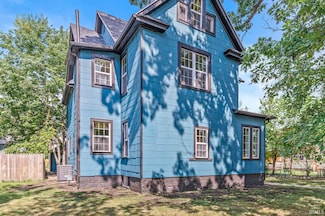 1052 Portage Ave, South Bend, IN 46616