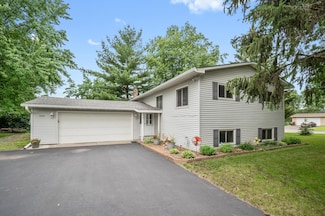 8189 Cloman Ave, Inver Grove Heights, MN 55076