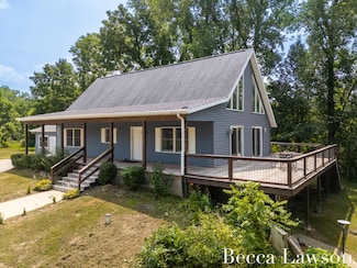5585 Hochberger Rd, Eau Claire, MI 49111