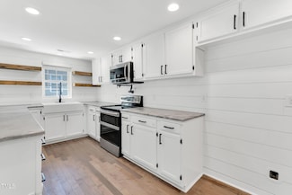 105 N 11th St, Erwin, NC 28339
