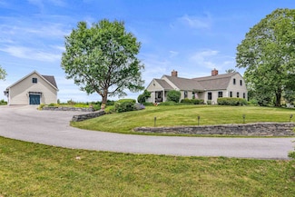 1549 Hinesburg Rd, South Burlington, VT 05403