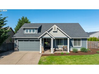 727 N 6th St, Carlton, OR 97111