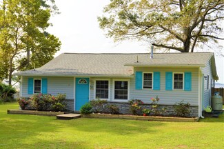 40 Best Ln, Arapahoe, NC 28510