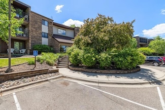 35 Nathan Ln N Unit 210, Plymouth, MN 55441