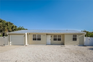 18663 Van Nuys Cir, Port Charlotte, FL 33948