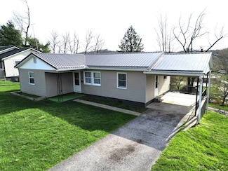 107 Hillview Cir, Spencer, WV 25276