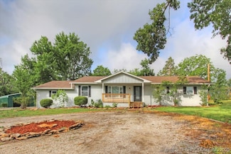 2005 Holly Rd, Claremore, OK 74017