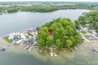 4626 Hilltop Dr, Caledonia, MI 49316