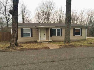 1643 W 5th St, Marion, IN 46953