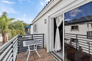 221 NE 212th St, Miami, FL 33179