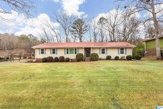 916 Sugarloaf Ln, Anniston, AL 36207