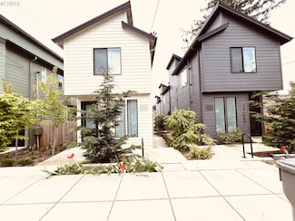 12072 SE Pine St Unit 5, Portland, OR 97216
