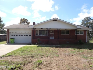 106 Forest Hill Dr, Havelock, NC 28532