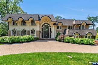 82 Jackson Dr, Cresskill, NJ 07626