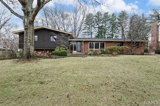 1449 Reauville Dr, Saint Louis, MO 63122