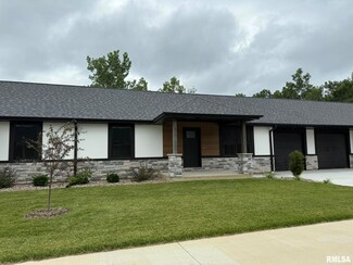 2805 N 23rd St, Quincy, IL 62305