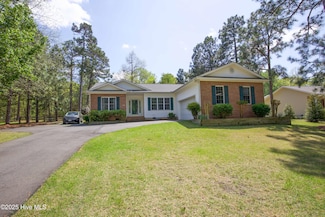 126 Pinecone Ct, West End, NC 27376