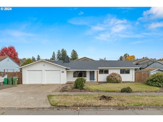 1229 N Pennington Dr, Newberg, OR 97132
