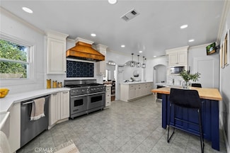 1697 N Allen Ave, Pasadena, CA 91104