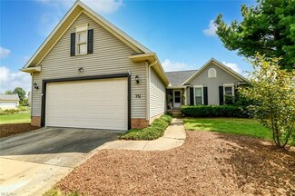 542 Picadilly Cir, Akron, OH 44319