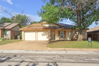 7409 Meadow Creek Dr, Fort Worth, TX 76133