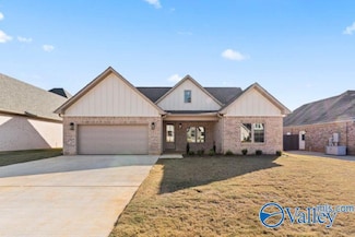 3017 Lisa Ln SE, Decatur, AL 35603