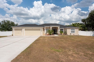1521 Avondale Ridge Dr, Plant City, FL 33567