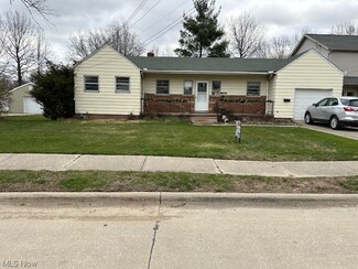 1859 Robindale St, Wickliffe, OH 44092