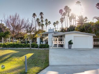 16200 2nd St E, Redington Beach, FL 33708