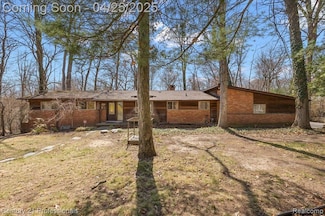 7300 Kingswood Dr, Bloomfield Hills, MI 48301