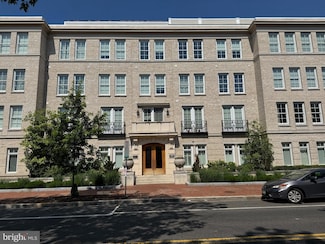300 8th St NE Unit 102, Washington, DC 20002