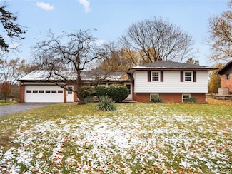 24361 Glenda St, Novi, MI 48375