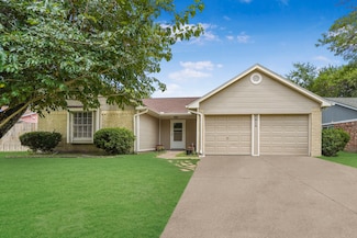 7414 Broken Arrow St, Baytown, TX 77521
