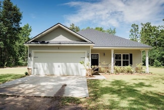 340 Linden Dr, Jesup, GA 31545