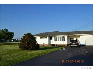 6275 Ward Rd, Sanborn, NY 14132