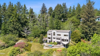 1121 SE Spruce Way, Newport, OR 97365