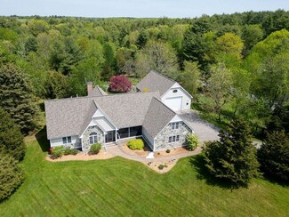 8 Red Fox Rd, North Hampton, NH 03862